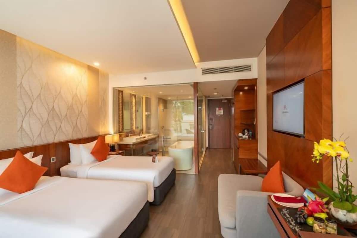 Minibar, in-room safe, desk, blackout drapes
