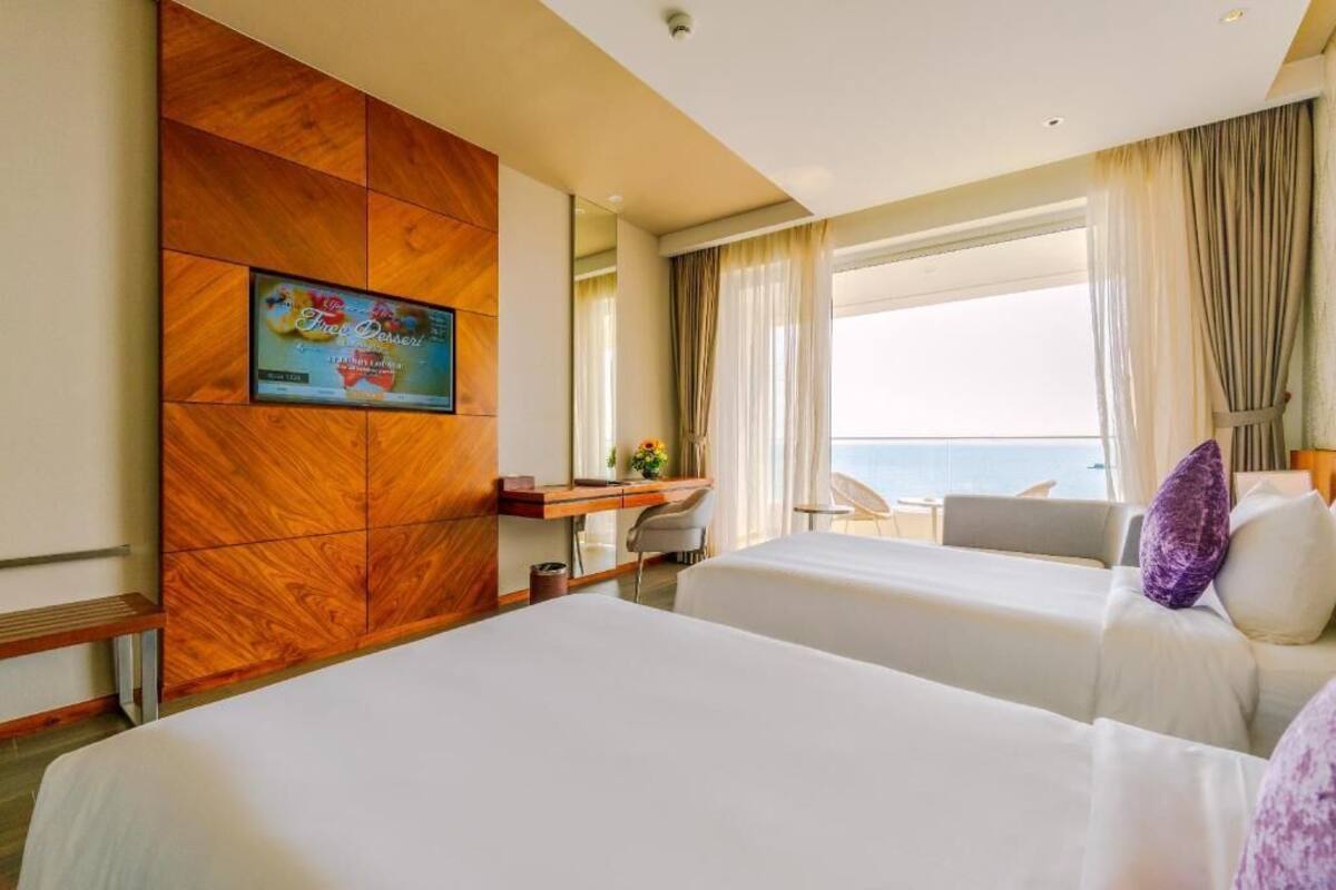Minibar, in-room safe, desk, blackout curtains