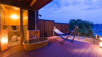 Phòng, tòa nhà phụ (with Open-air Bath, - FUKU -) | Minibar, két bảo mật tại phòng, bàn, bộ trải giường