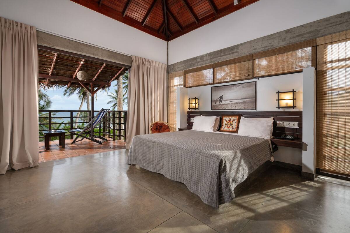 minibar, in-room safe, desk, rollaway beds