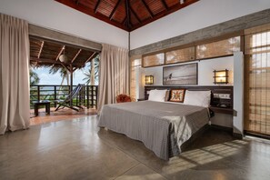 Minibar, in-room safe, desk, rollaway beds - Seven Turtles Resort (Rekawa)