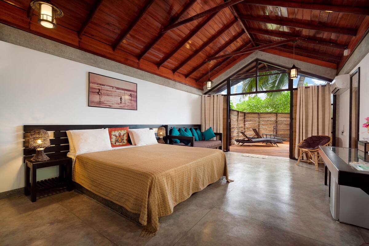 bungalow, terrace | minibar, in-room safe, desk, rollaway beds