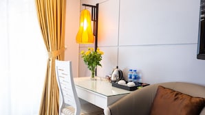 Minibar, in-room safe, desk, soundproofing - Lucky Hotel 69 (Hanoi)