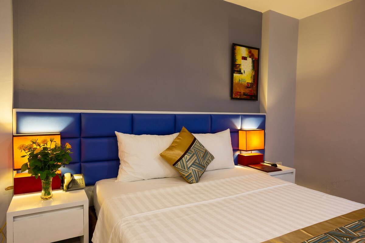 Superior Double Room | Minibar, in-room safe, individually decorated, individually furnished