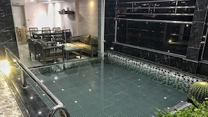 Piscine intérieure