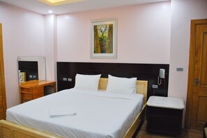 Deluxe Double Room | In-room safe, desk, blackout drapes, free WiFi - NICE Hotel (Hanoi)