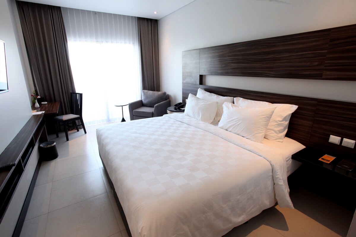 Superior Room | In-room safe, desk, blackout drapes, free WiFi