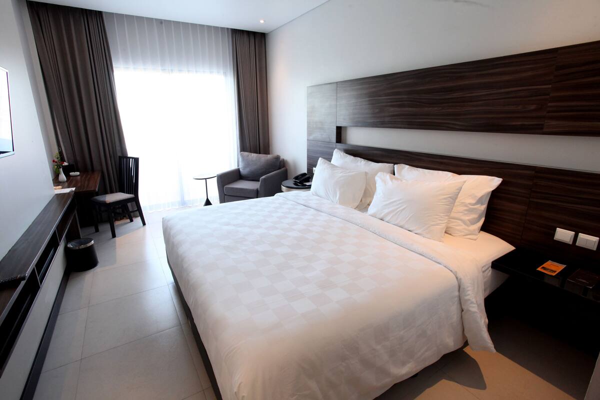 Superior Room | In-room safe, desk, blackout curtains, free WiFi