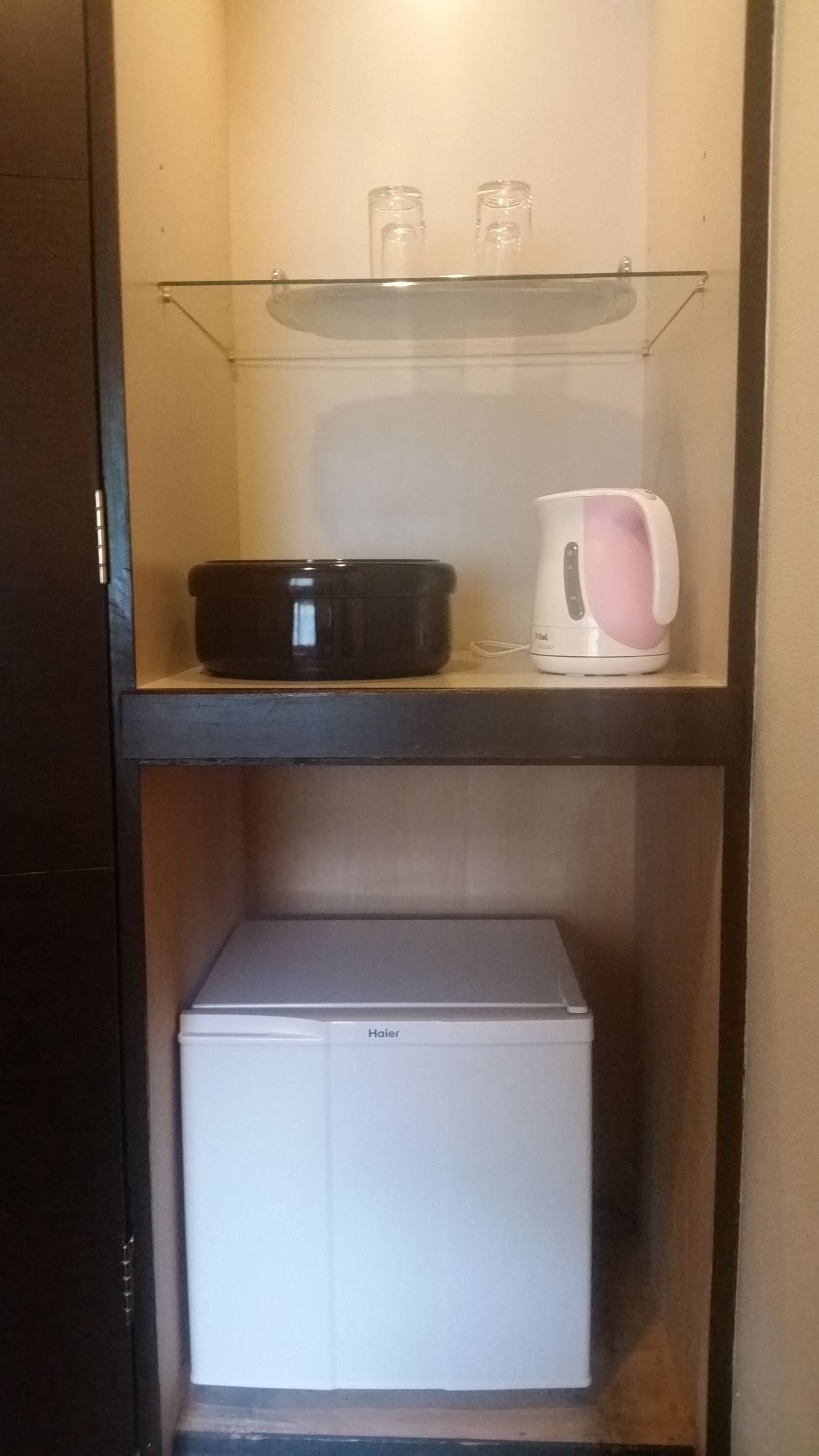 family room, non smoking | mini fridge