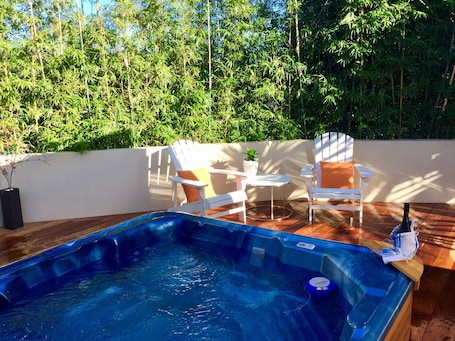 Bañera de hidromasaje exterior