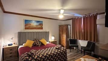 Classic Room, 1 King Bed, Ensuite | Premium bedding, pillow-top beds, individually decorated