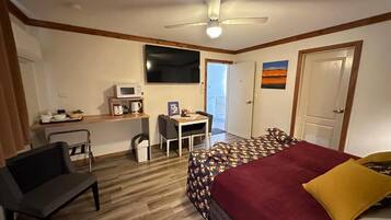 Classic Room, 1 King Bed, Ensuite