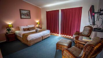 Deluxe Accessible Room | Desk, iron/ironing board, free WiFi
