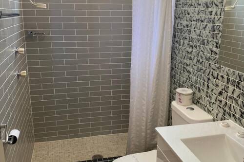 Shower, towels