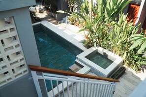 Kolam renang outdoor