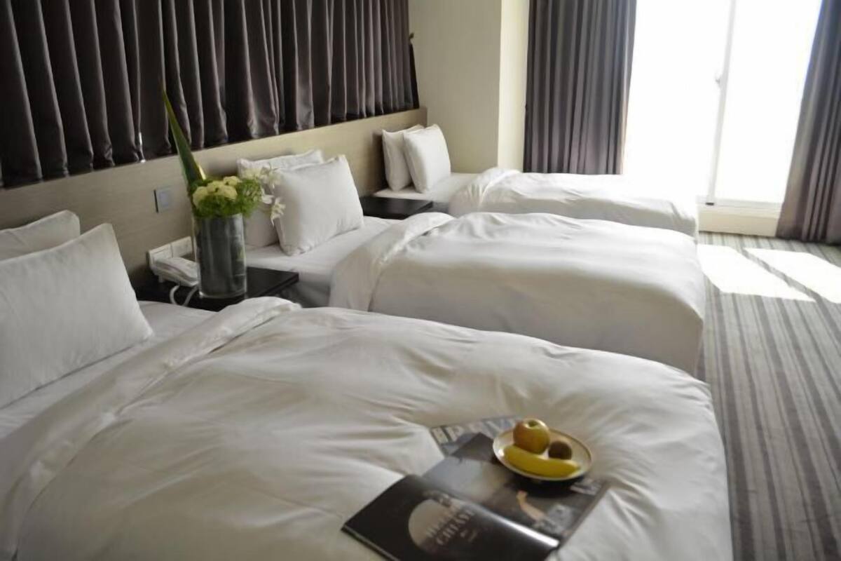 Individually decorated, blackout drapes, free WiFi, bed sheets