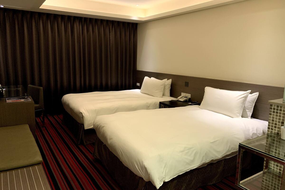 Economy Double or Twin Room, Corner | Blackout drapes, WiFi (free), individually decorated, bed sheets