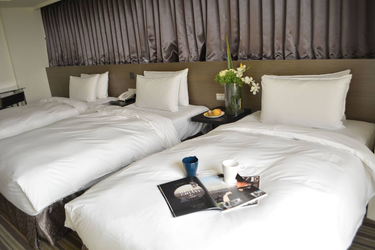 Blackout drapes, WiFi (free), individually decorated, bed sheets