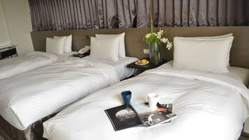 Individually decorated, blackout drapes, free WiFi, bed sheets