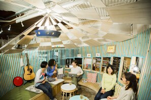 免费 WiFi、床单