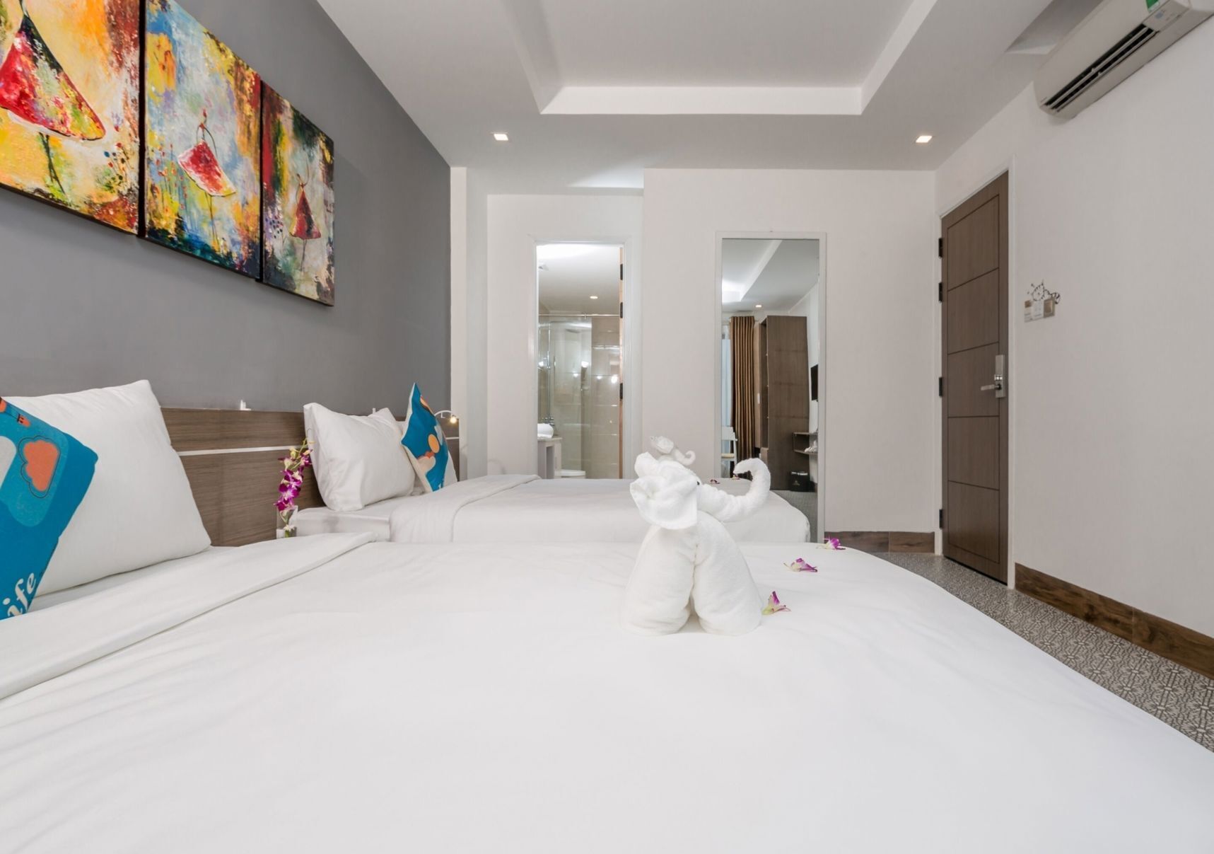 Premium bedding, pillow-top beds, minibar, individually decorated
