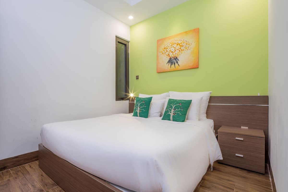 Superior Double Room, 1 Queen Bed, No Windows | 1 bedroom, premium bedding, pillowtop beds, minibar