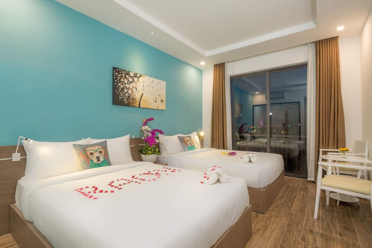 Luxury Studio Suite, Balcony, City View | 1 bedroom, premium bedding, pillow-top beds, minibar