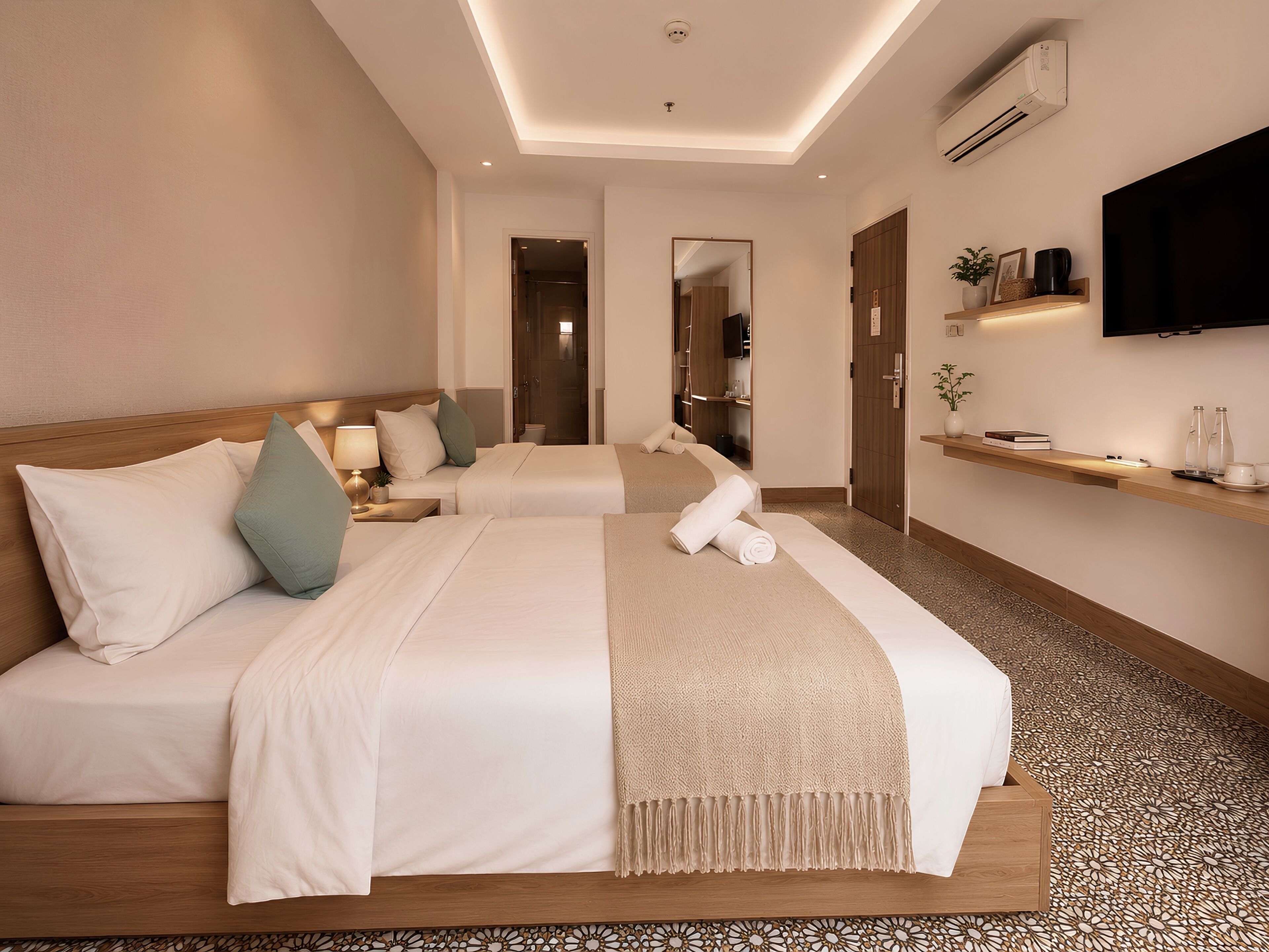 Phòng 2 giường đơn Deluxe, 2 giường đôi, quang cảnh thành phố | Bộ đồ giường cao cấp, nệm có lớp đệm bông, minibar 
