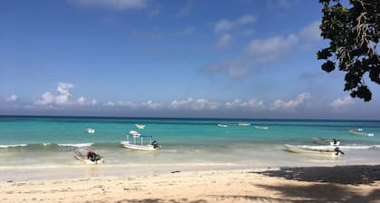 Ocean Breeze Lodge