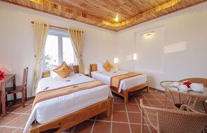 Deluxe Double or Twin Room | Minibar, desk, free WiFi