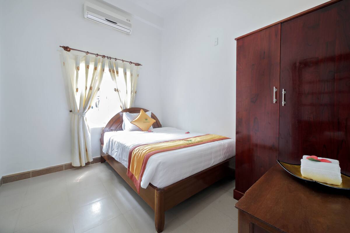 Superior Double Room | Minibar, desk, WiFi (free)