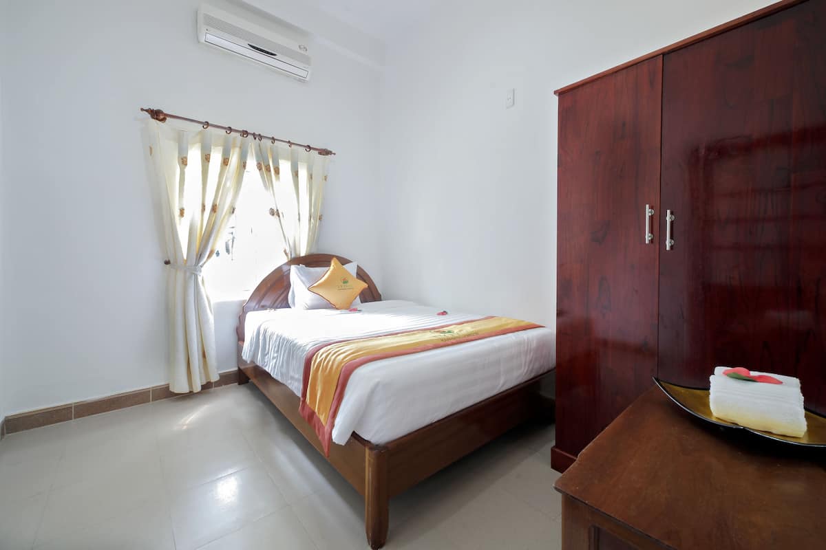 Quarto casal superior | Frigobar, escrivaninha, Wi-Fi de cortesia