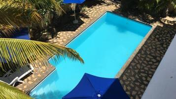 Kolam renang outdoor