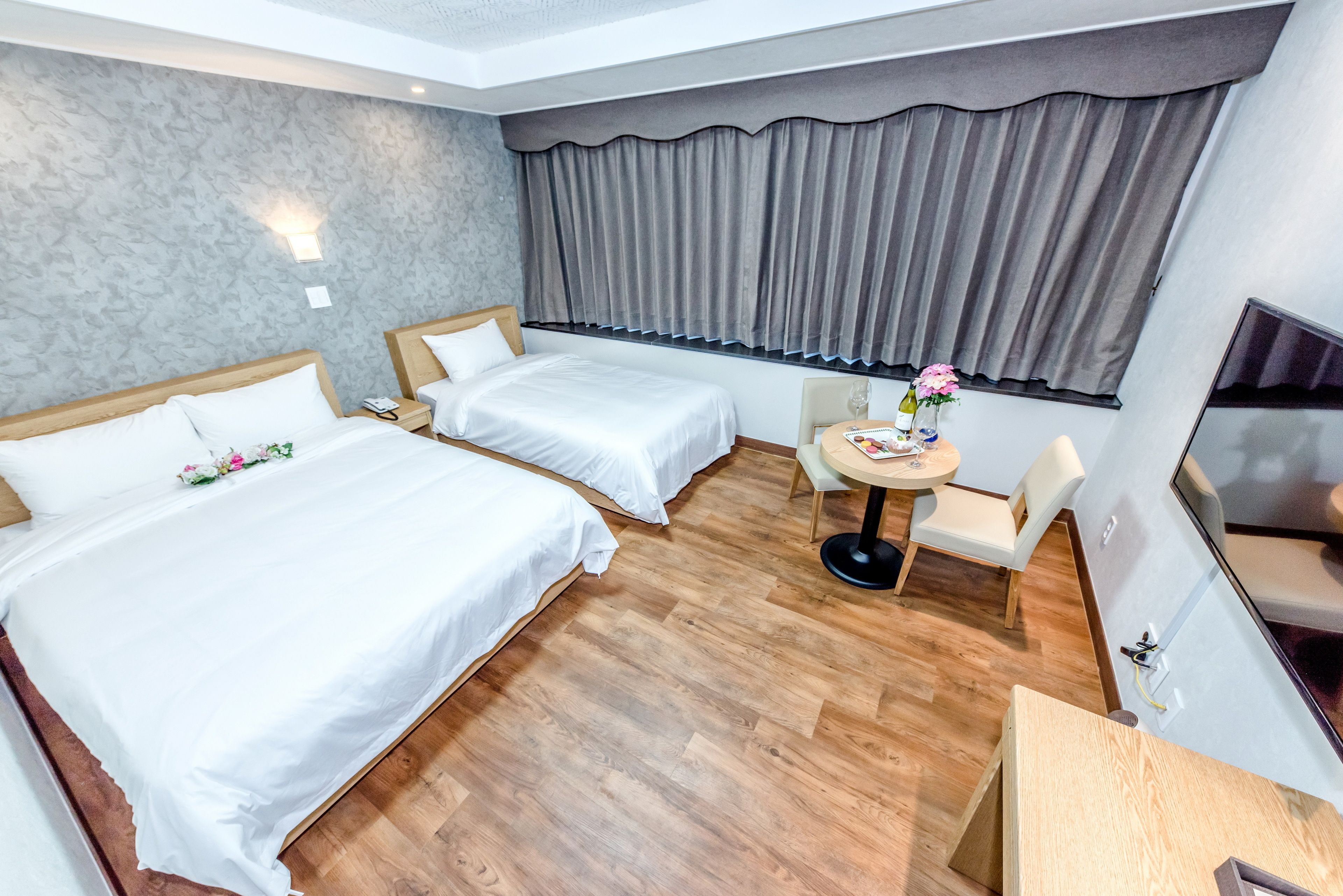 twin room | desk, soundproofing, free wifi