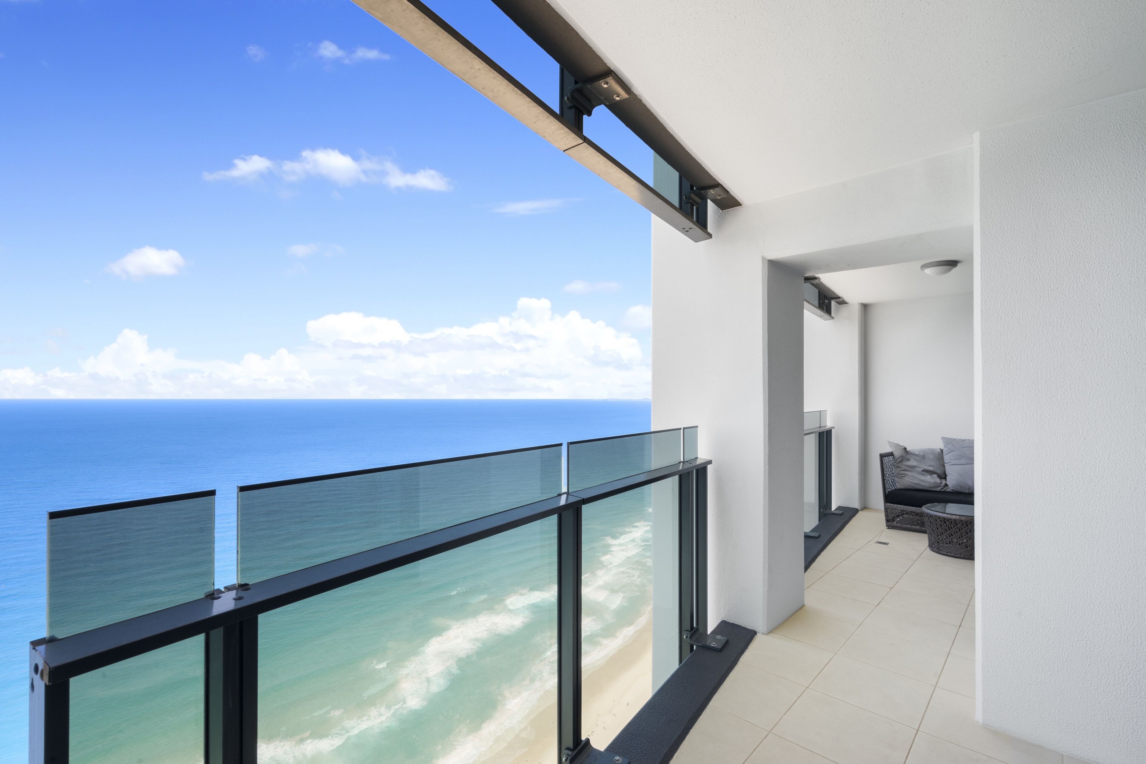 large 2-bedroom apartment + study (level 58) | beach/ocean view