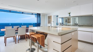 Unclassified image, 5 of 112, button - Soul Surfers Paradise - GCLR (Surfers Paradise)