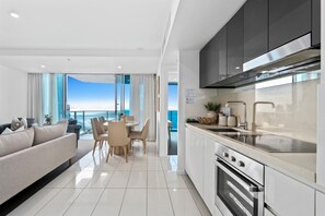 Apartment, 2 Bedrooms, Ocean View | Private kitchen