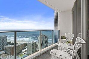Apartamento, 2 habitaciones, vistas al mar | Terraza o patio