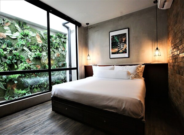 Quarto standard, 1 cama Queen | Frigobar, cofres nos quartos, escrivaninha