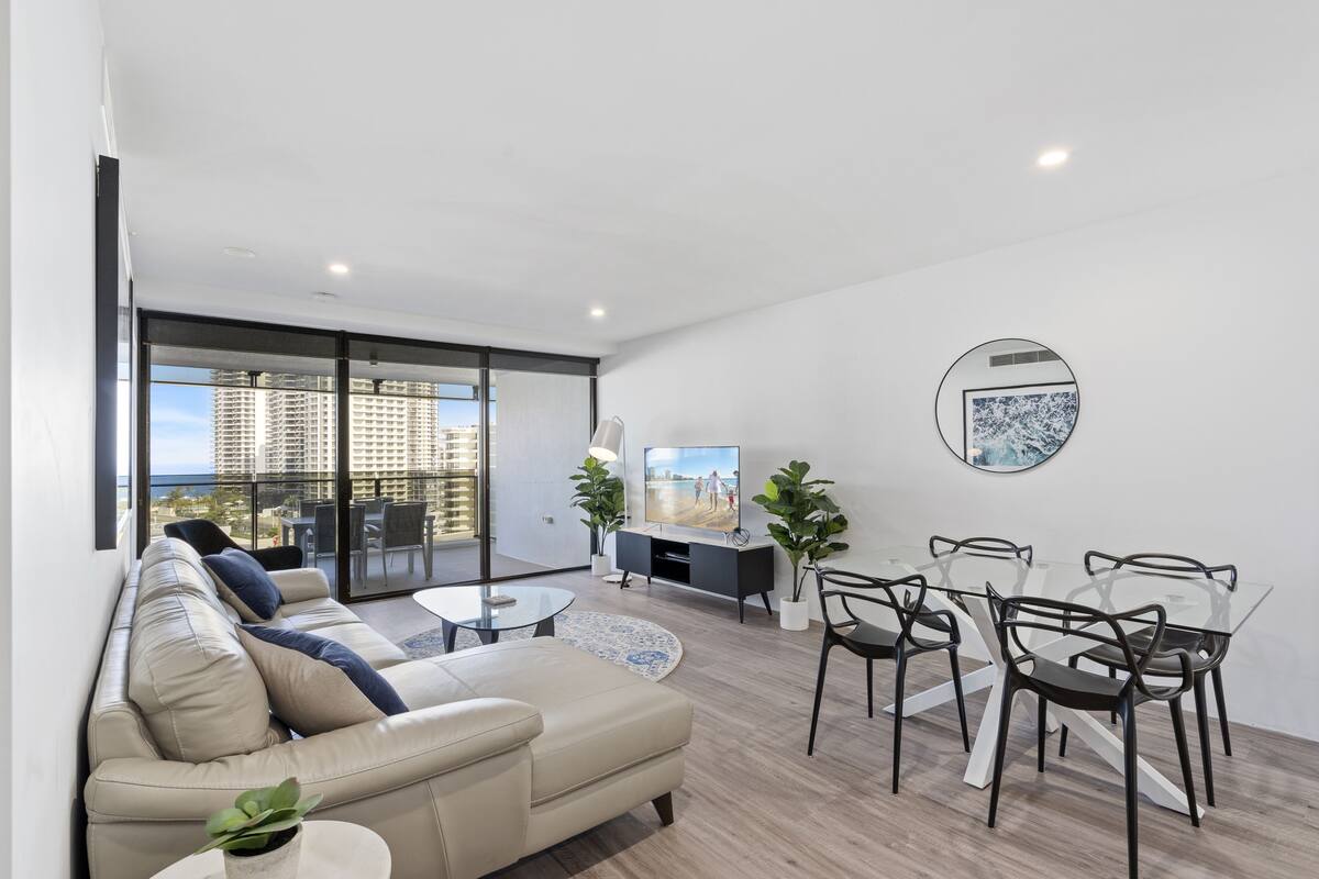 Deluxe Apartment, 2 Bedrooms | Living area