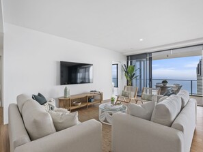Penthouse, 4 Bedrooms, Ocean View | Living room