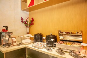 Tägliches inbegriffenes Frühstücksbuffet