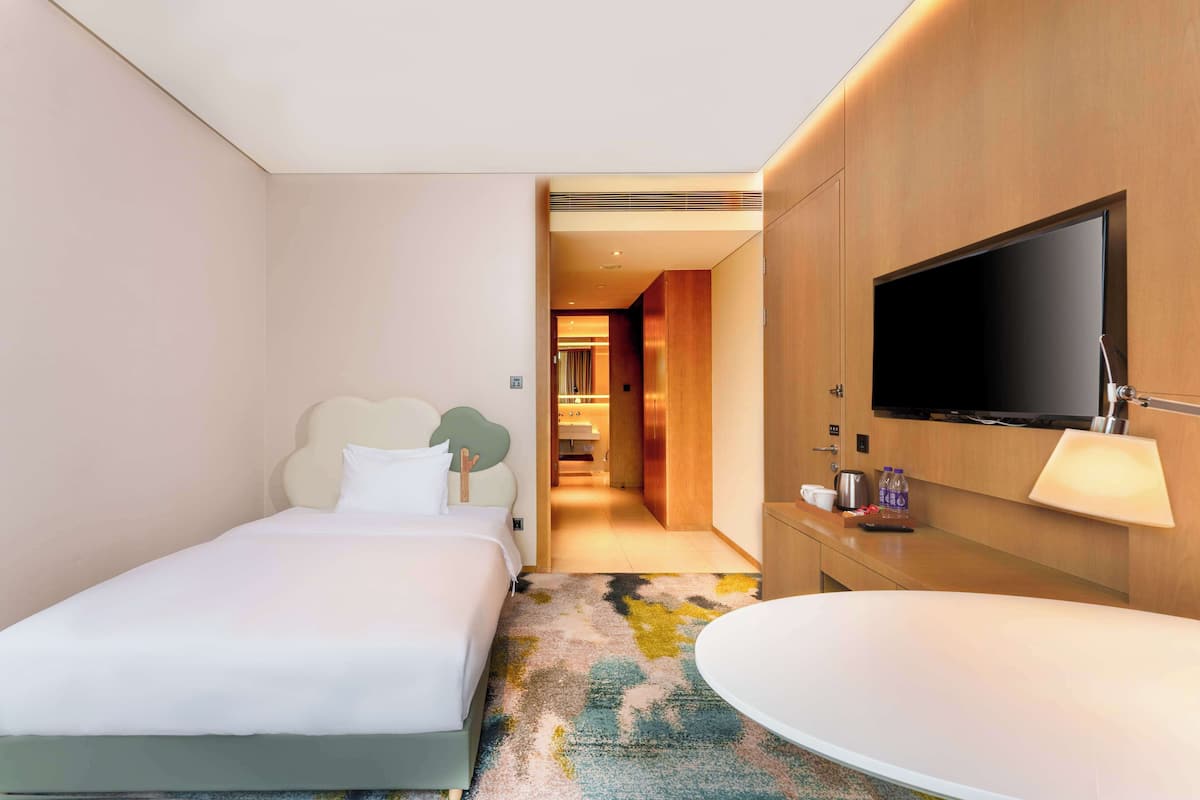 Deluxe-Suite, 1 Schlafzimmer | Hochwertige Bettwaren, Zimmersafe, Schreibtisch, Verdunkelungsvorhänge
