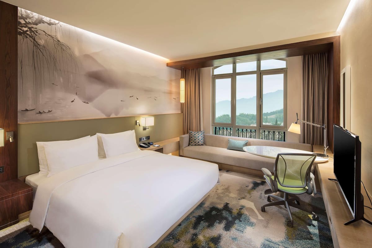 Premium bedding, in-room safe, desk, blackout curtains