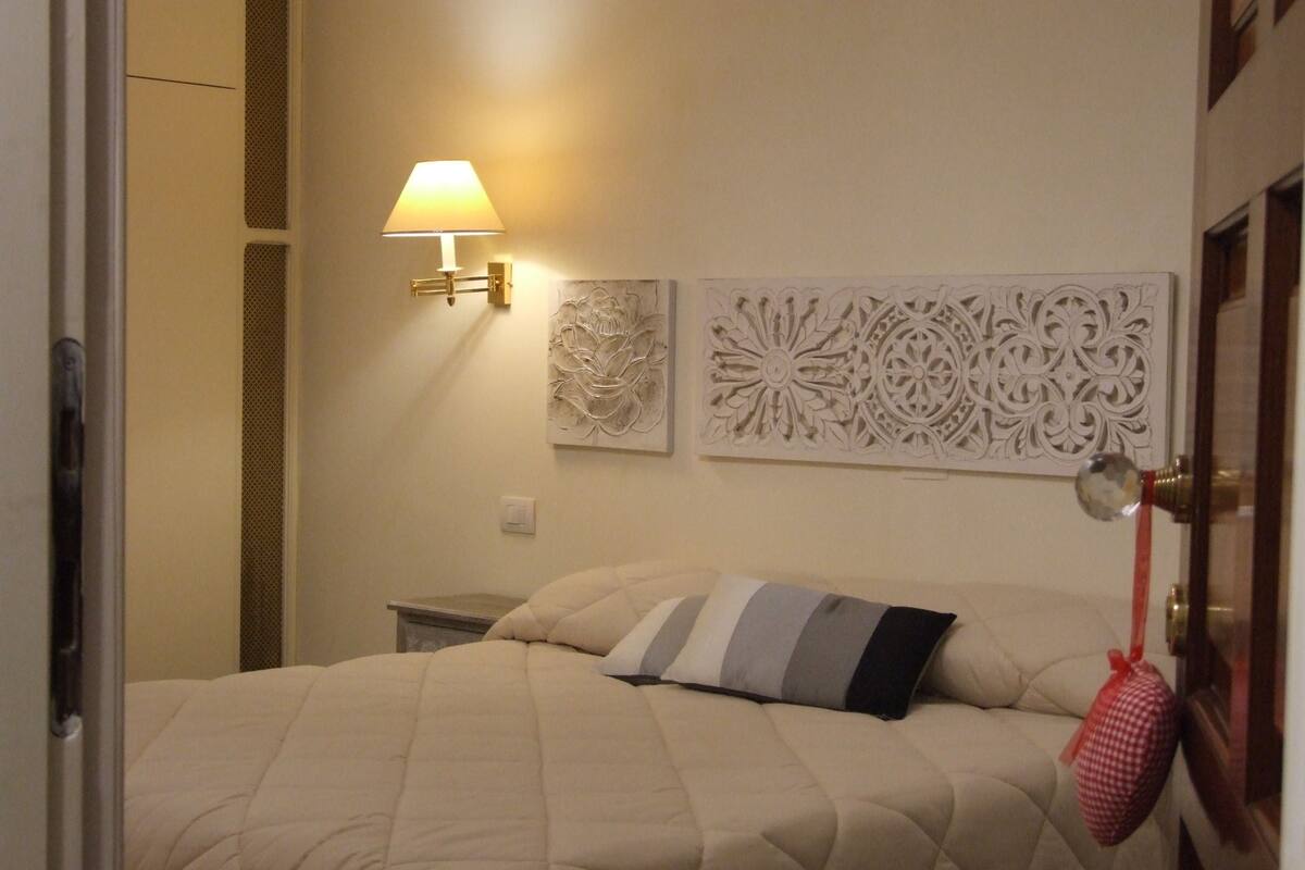 Standard Room, 1 Bedroom, Non Smoking | In-room safe, soundproofing, cribs (surcharge), WiFi (free)