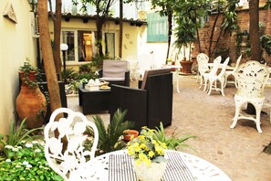 Deluxe Double or Twin Room, Garden View | Garden view - Domus Dea (Rome)