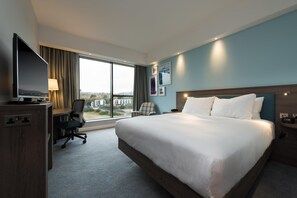 Hypo-allergenic bedding, in-room safe, desk, iron/ironing board - Hampton by Hilton Edinburgh West End (Edinburgh)