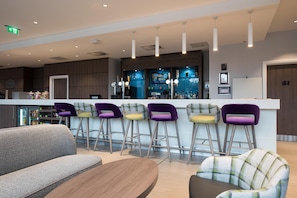 Bar (on property) - Hampton by Hilton Edinburgh West End (Edinburgh)