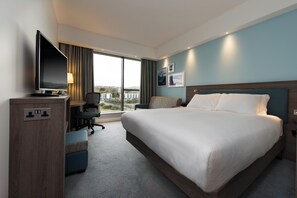 Hypo-allergenic bedding, in-room safe, desk, iron/ironing board - Hampton by Hilton Edinburgh West End (Edinburgh)