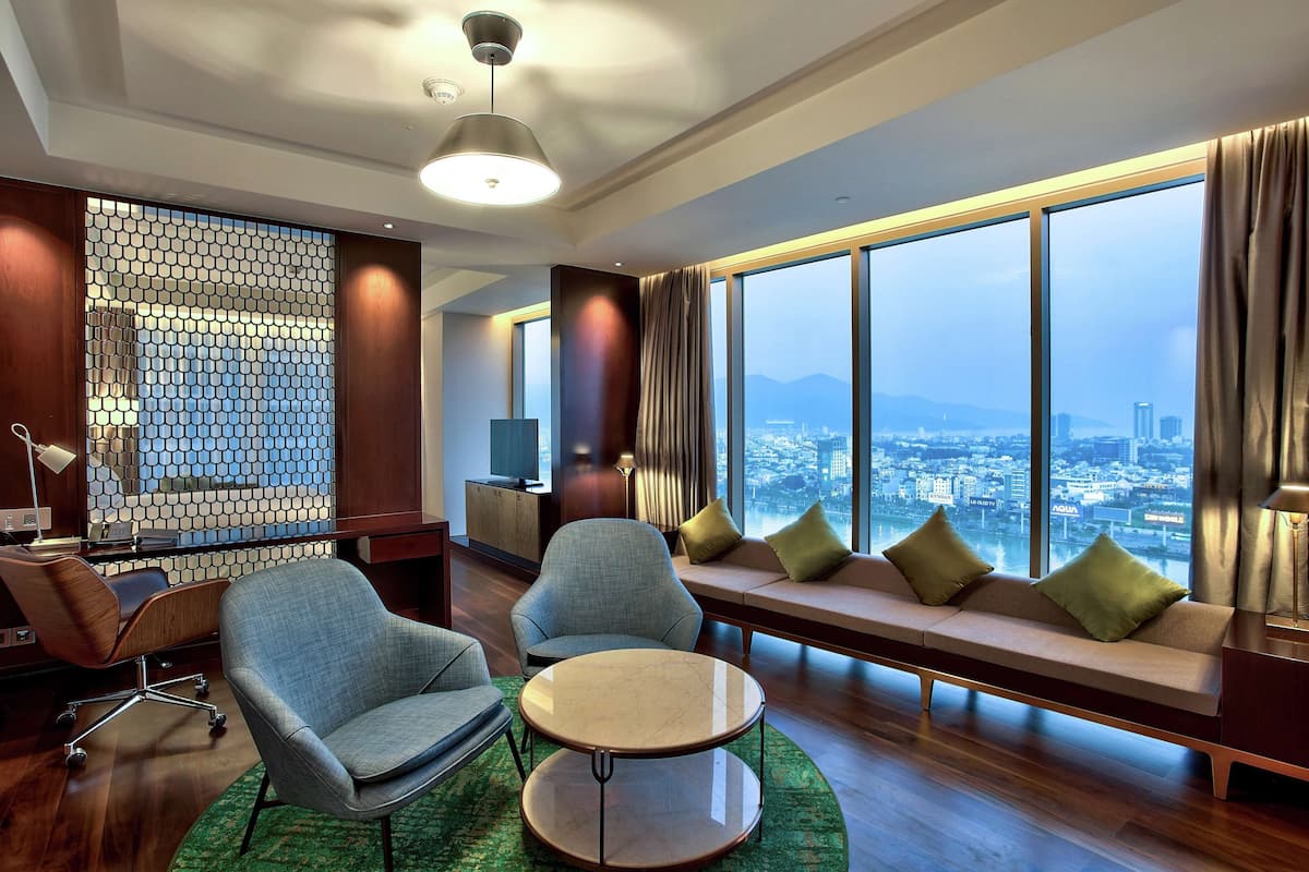 Suite, 1 Bedroom, Ocean View | 1 bedroom, minibar, in-room safe, desk